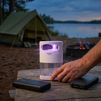 Lampe NaturNuit suspendue en camping