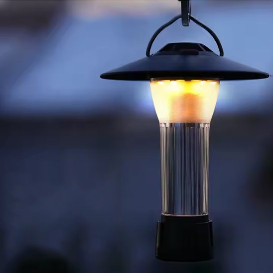 Lampe camping rechargeable suspendue en tente