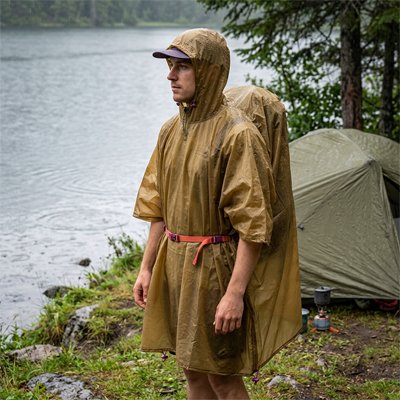 Poncho pluie compact capuche ajustable