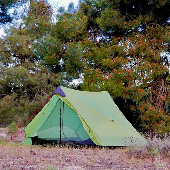 Tente camping 4 places vue nocturne