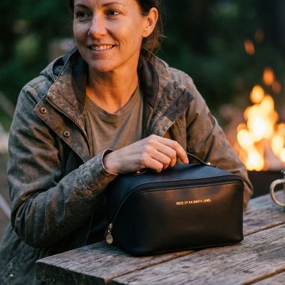 Trousse toilette femme voyage ouverte