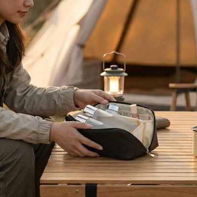 Trousse toilette femme trek montagne
